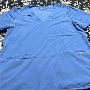 FIGS Casma Three Pocket Scrub Top